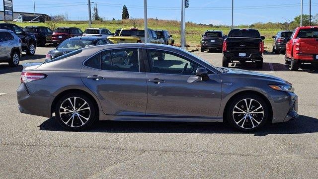 2020 Toyota Camry Hybrid SE