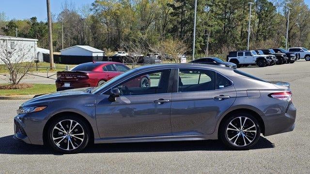 2020 Toyota Camry Hybrid SE