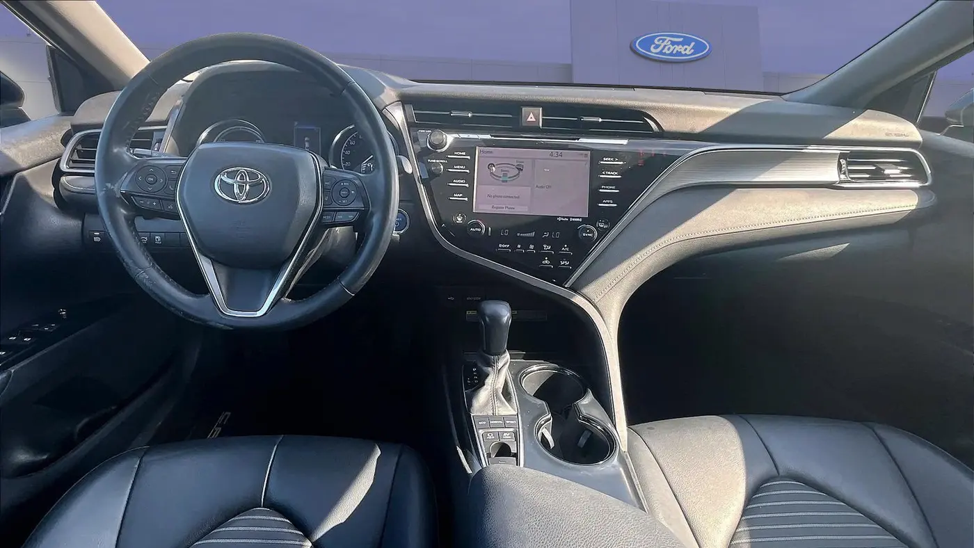 2020 Toyota Camry Hybrid SE