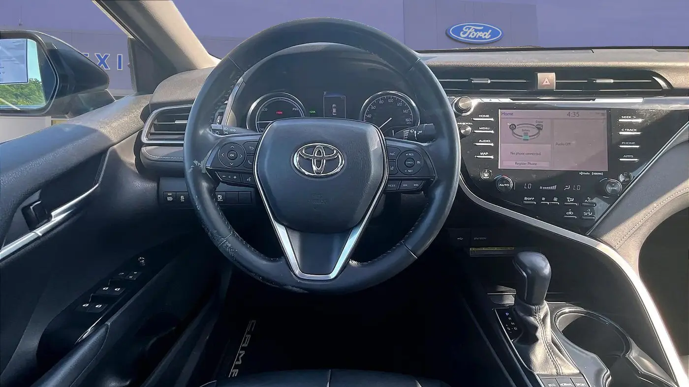 2020 Toyota Camry Hybrid SE