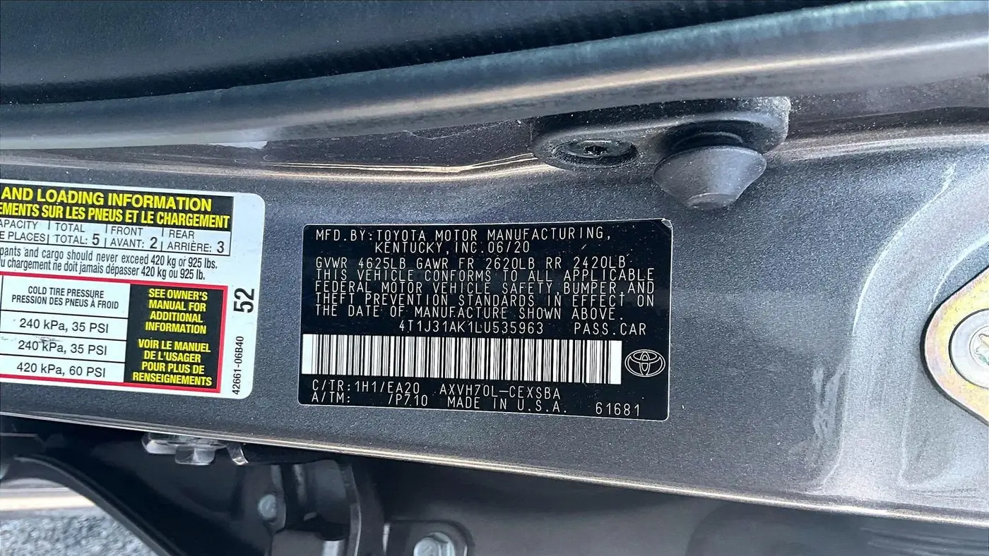 2020 Toyota Camry Hybrid SE