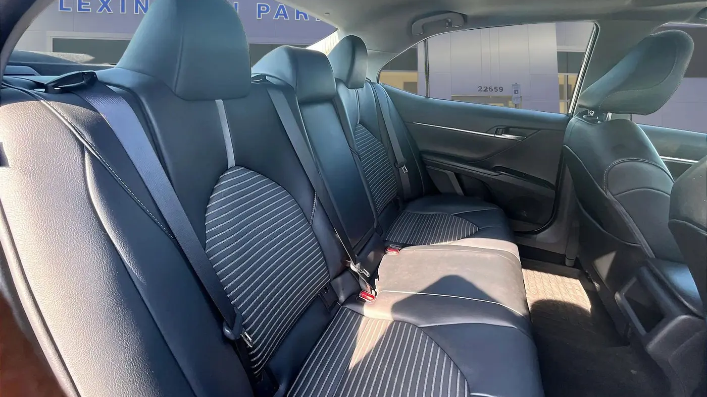 2020 Toyota Camry Hybrid SE