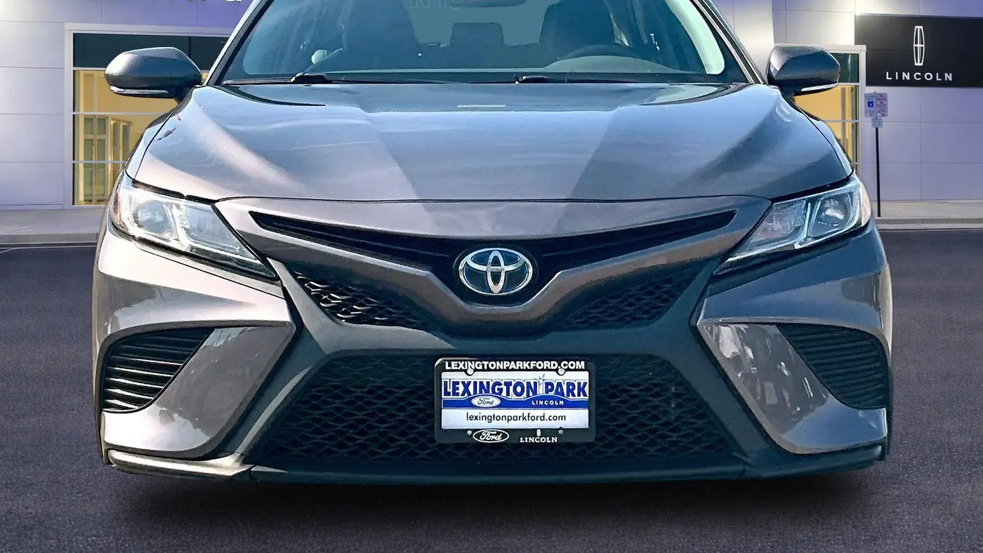 2020 Toyota Camry Hybrid SE
