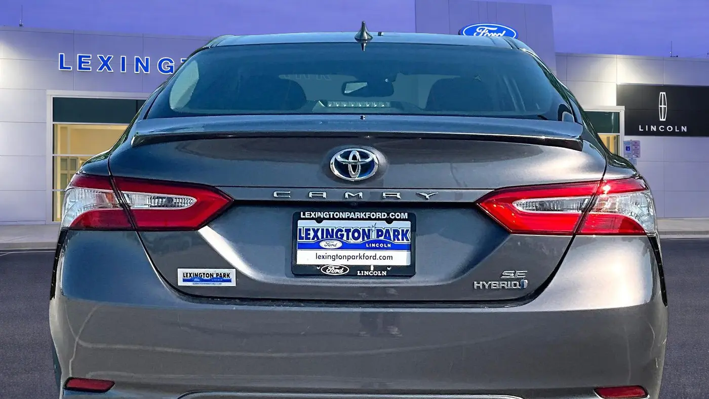 2020 Toyota Camry Hybrid SE