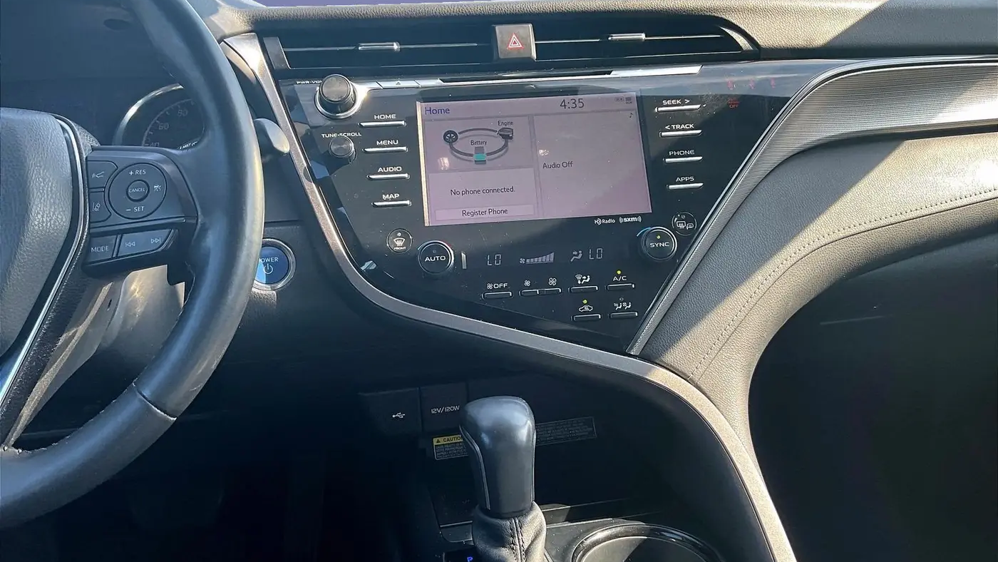 2020 Toyota Camry Hybrid SE