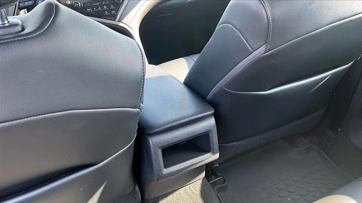 2020 Toyota Camry Hybrid SE