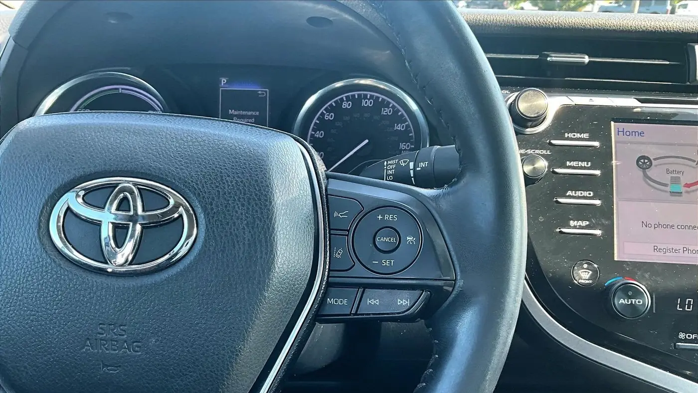 2020 Toyota Camry Hybrid SE