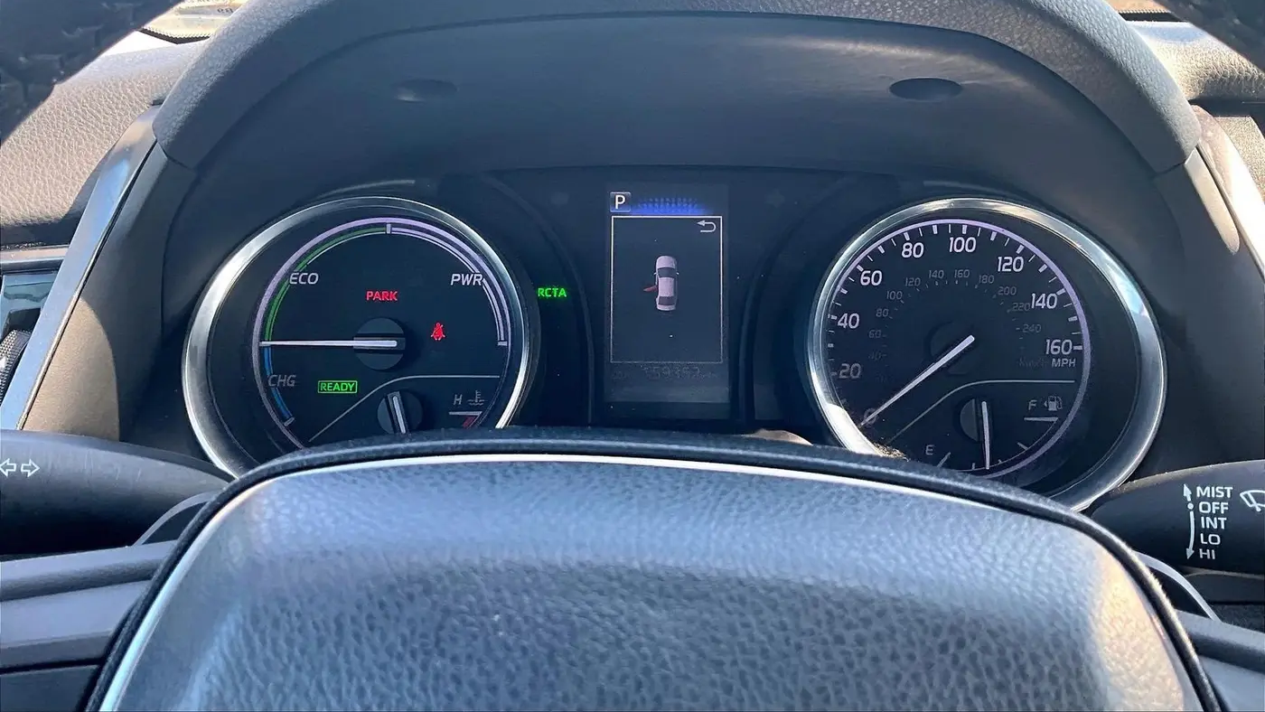 2020 Toyota Camry Hybrid SE