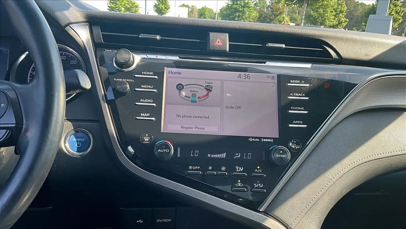 2020 Toyota Camry Hybrid SE