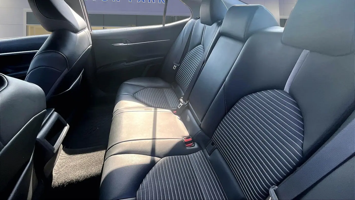 2020 Toyota Camry Hybrid SE