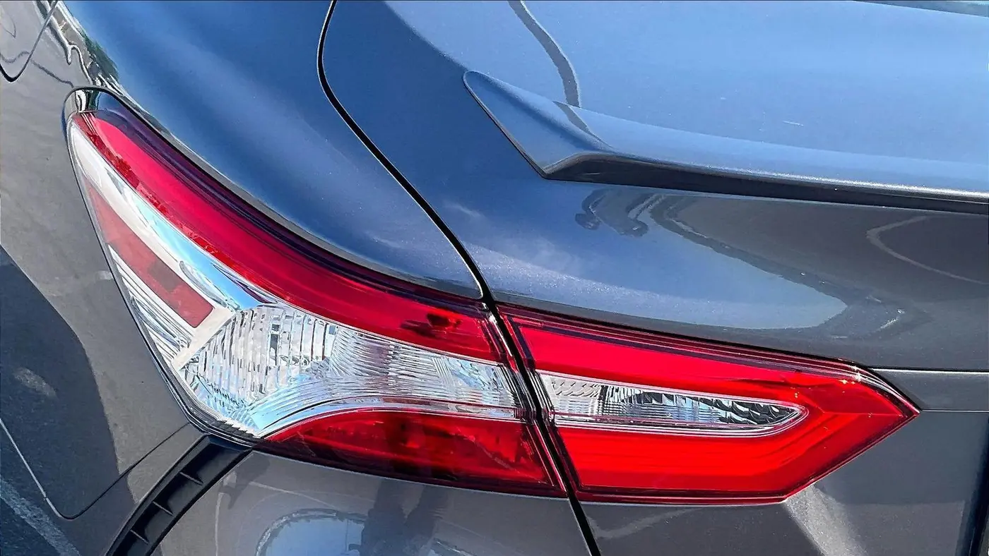 2020 Toyota Camry Hybrid SE