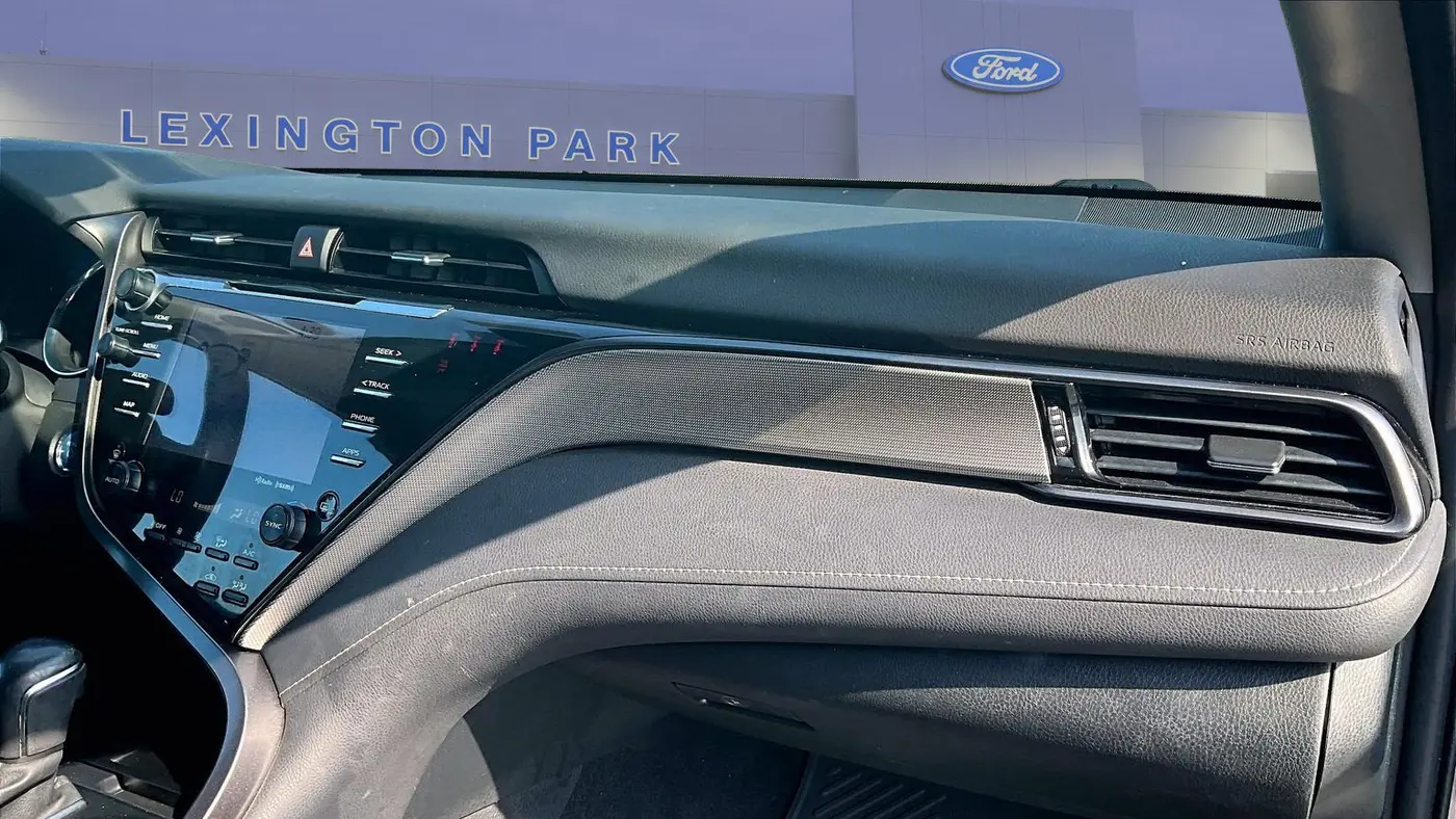 2020 Toyota Camry Hybrid SE
