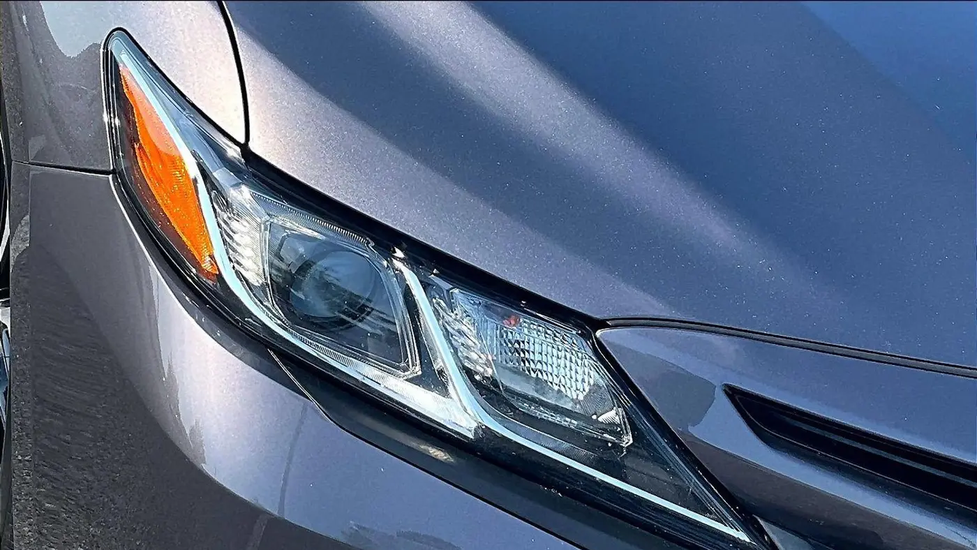 2020 Toyota Camry Hybrid SE