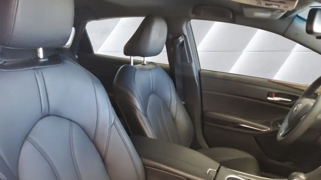 2022 Toyota Avalon Hybrid XLE