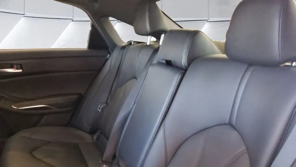 2022 Toyota Avalon Hybrid XLE