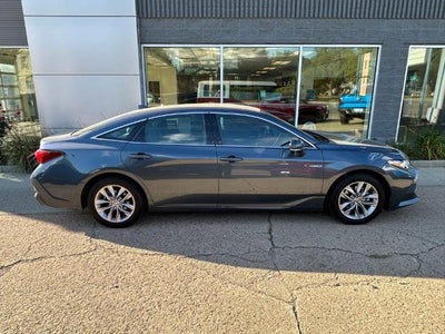 2021 Toyota Avalon Hybrid XLE 4DR Sedan
