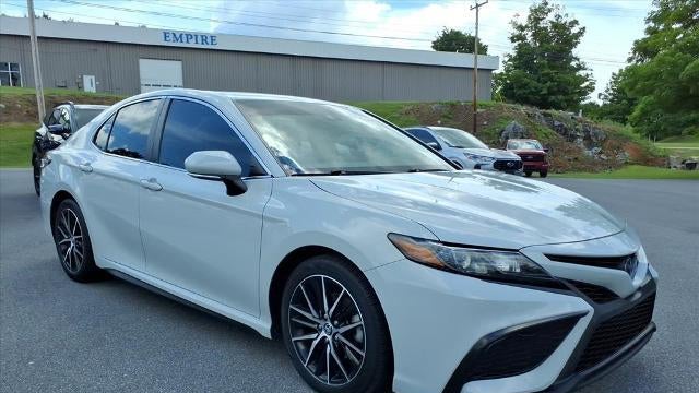 2023 Toyota Camry Hybrid SE