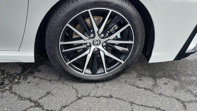 2024 Toyota Camry Hybrid SE