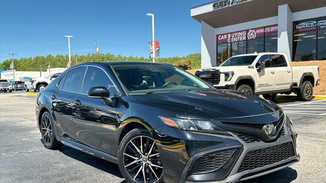 2022 Toyota Camry SE