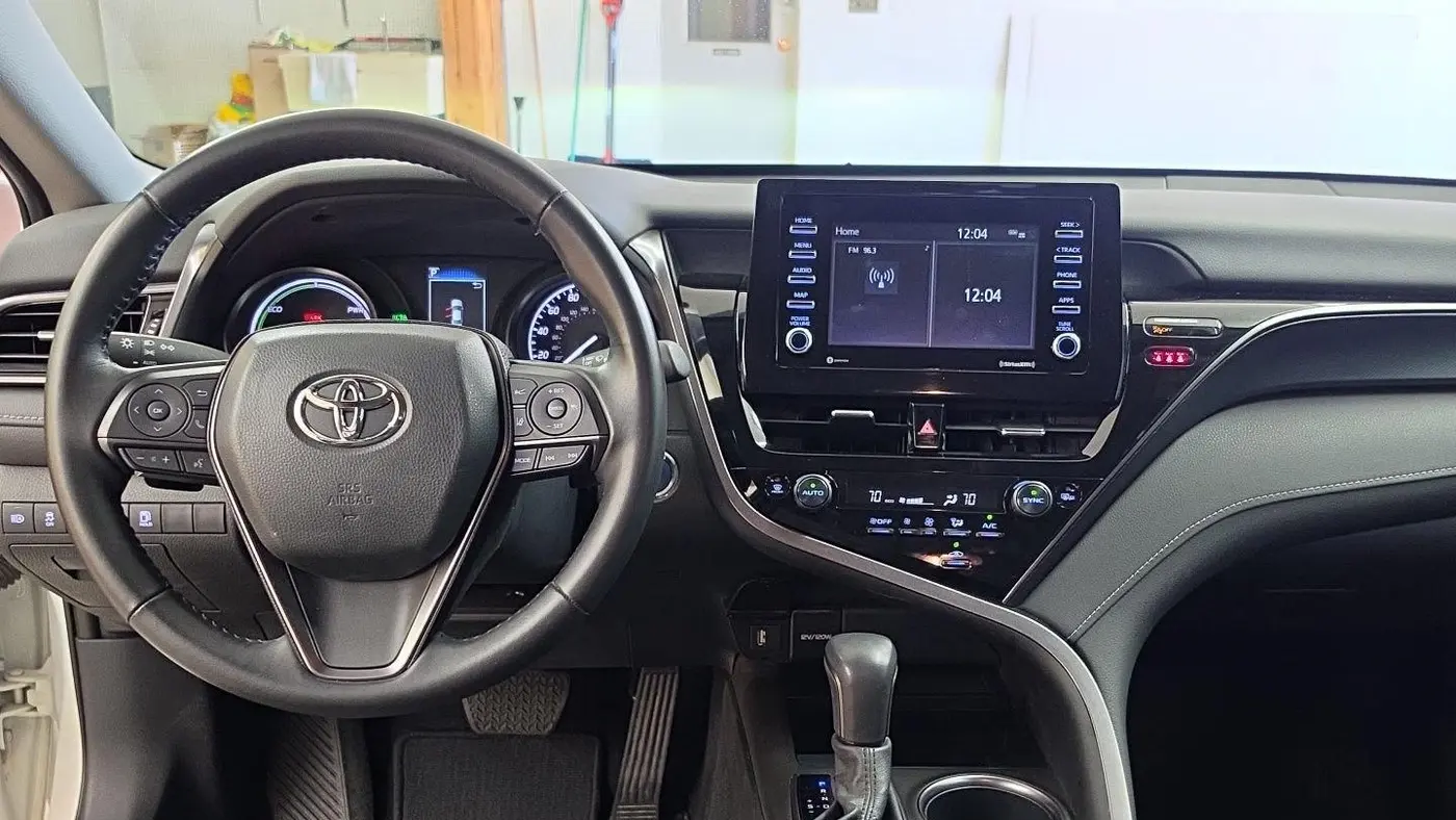 2023 Toyota Camry Hybrid SE