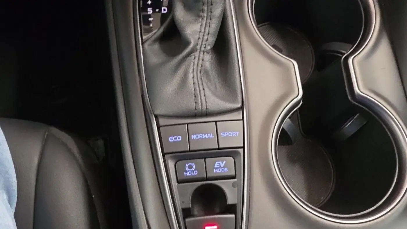 2023 Toyota Camry Hybrid SE