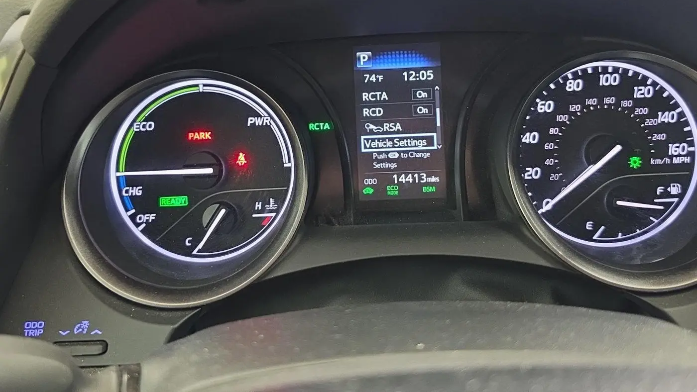 2023 Toyota Camry Hybrid SE
