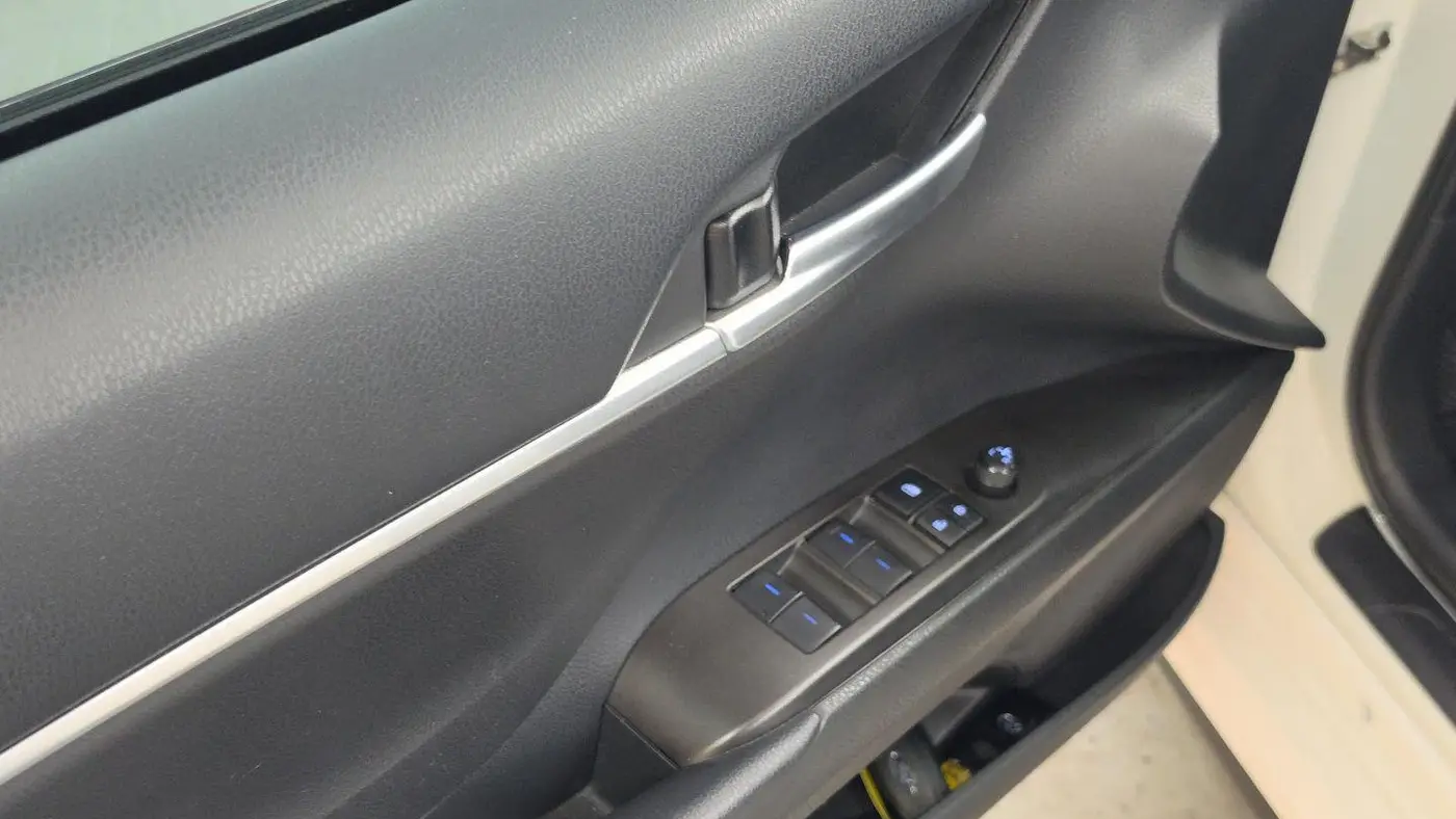 2023 Toyota Camry Hybrid SE