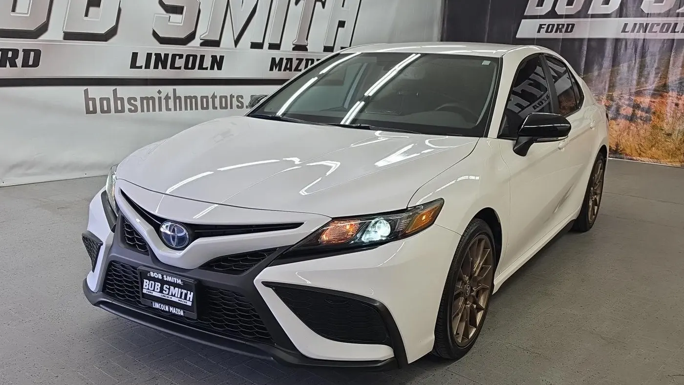 2023 Toyota Camry Hybrid SE