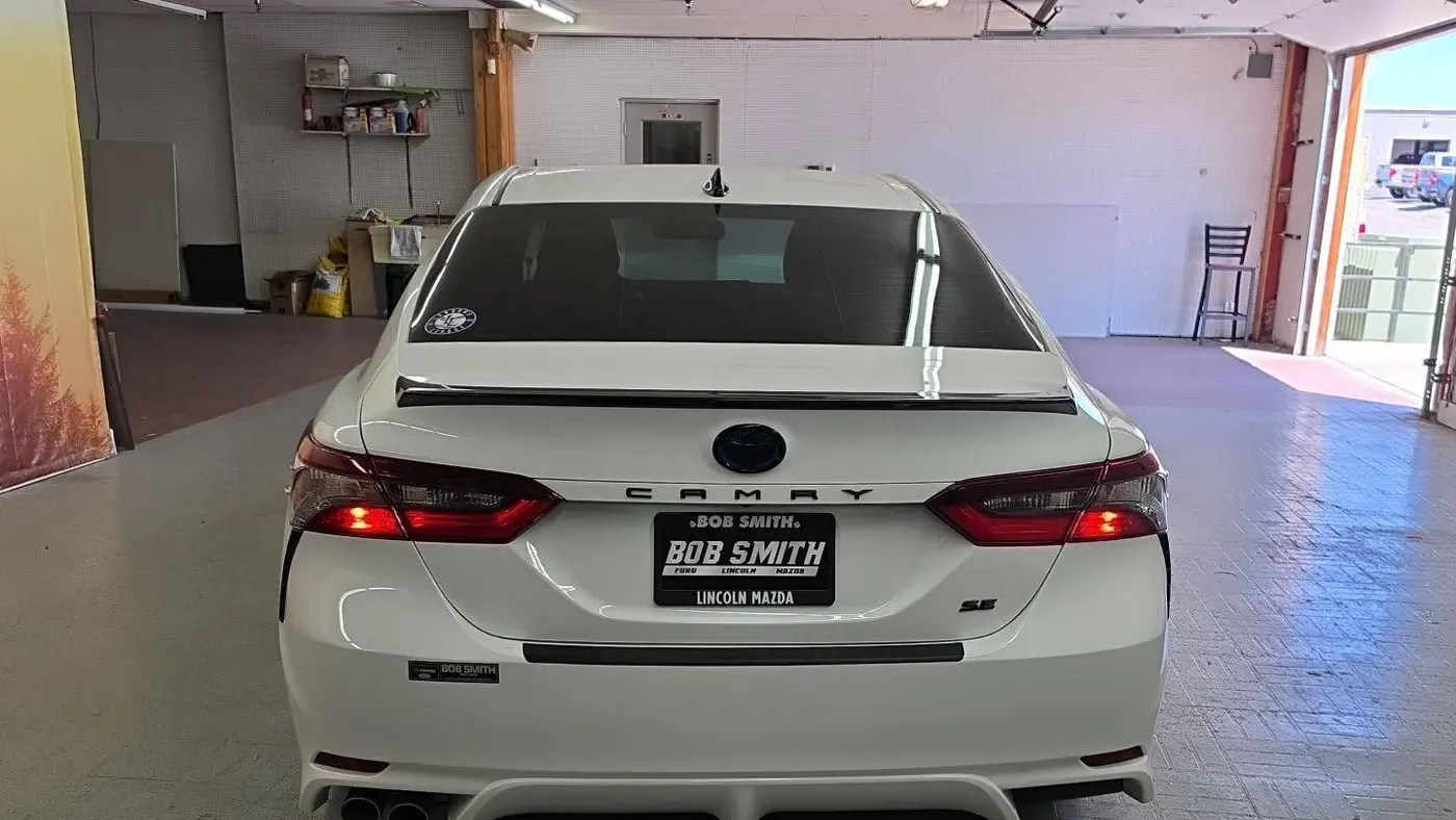 2023 Toyota Camry Hybrid SE