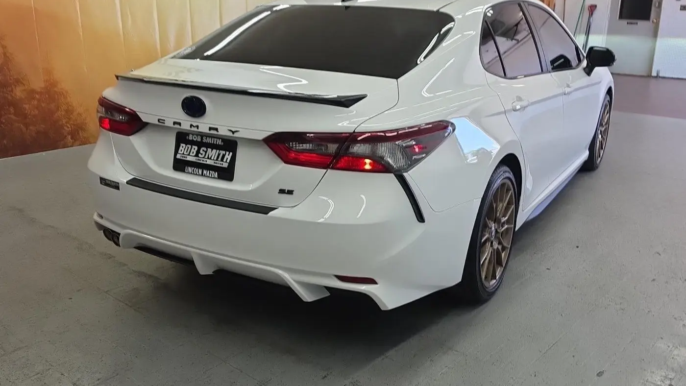 2023 Toyota Camry Hybrid SE