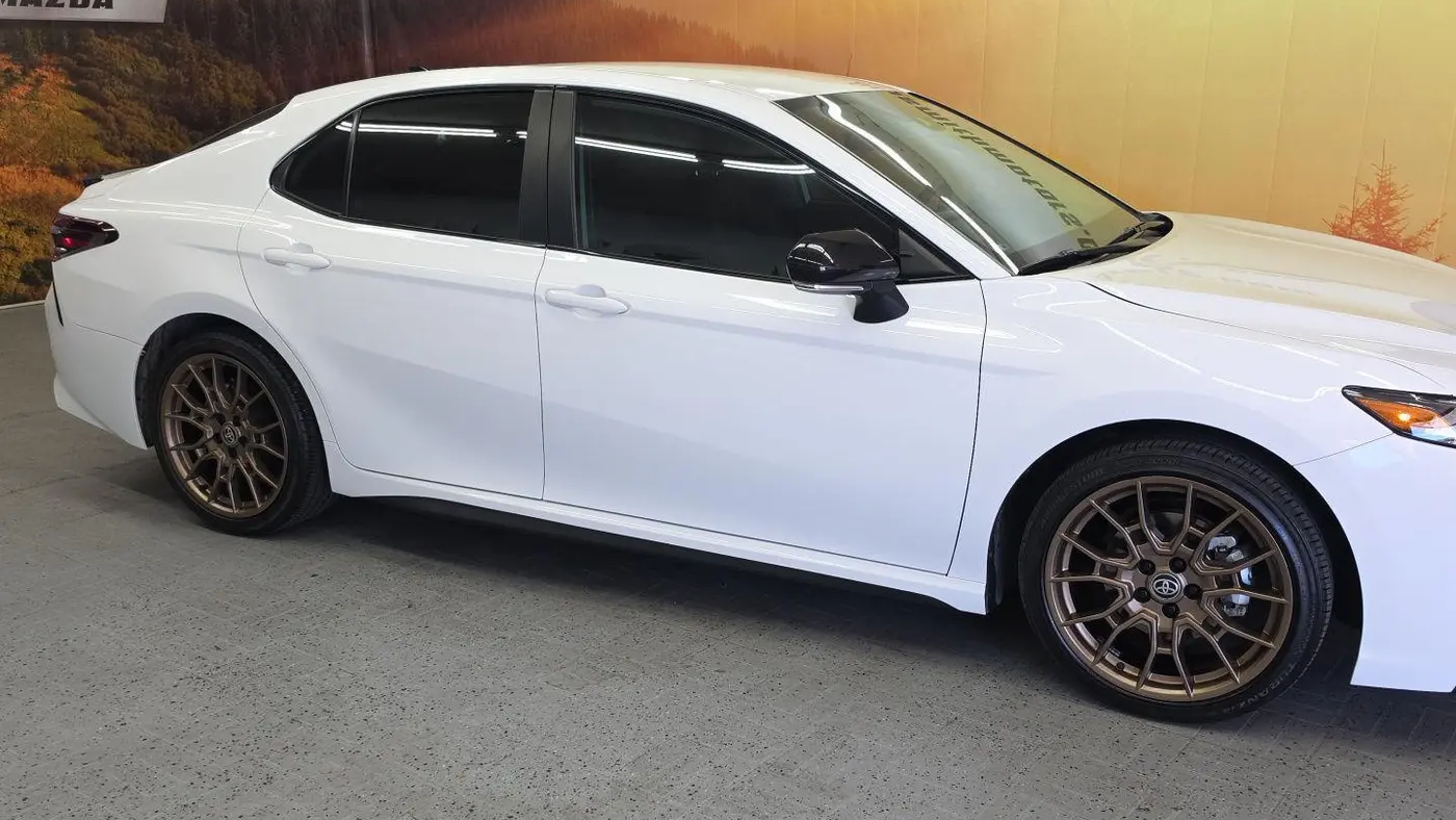 2023 Toyota Camry Hybrid SE