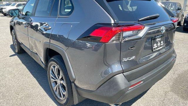 2022 Toyota RAV4 Hybrid XLE Premium