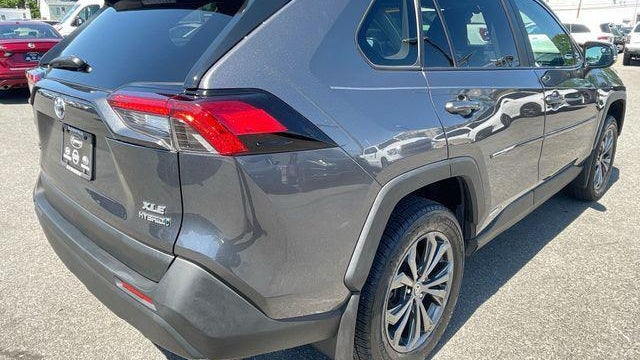 2022 Toyota RAV4 Hybrid XLE Premium