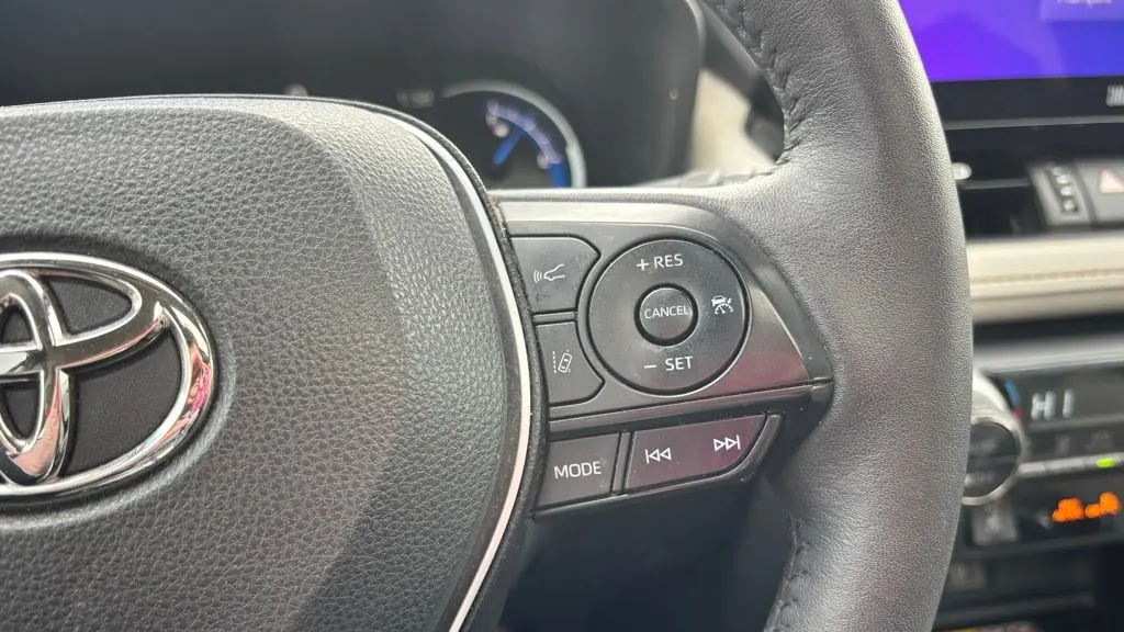2023 Toyota RAV4 Hybrid XLE Premium