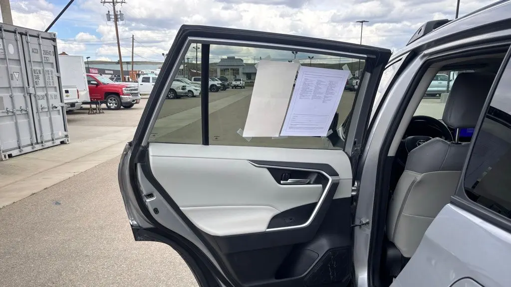 2023 Toyota RAV4 Hybrid XLE Premium