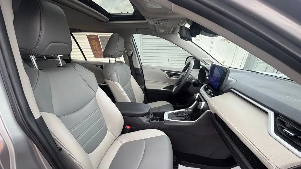 2023 Toyota RAV4 Hybrid XLE Premium
