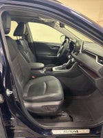 2022 RAV4 Hybrid Thumbnail 33