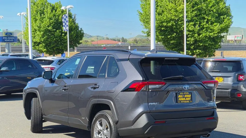 2022 Toyota RAV4 Hybrid LE