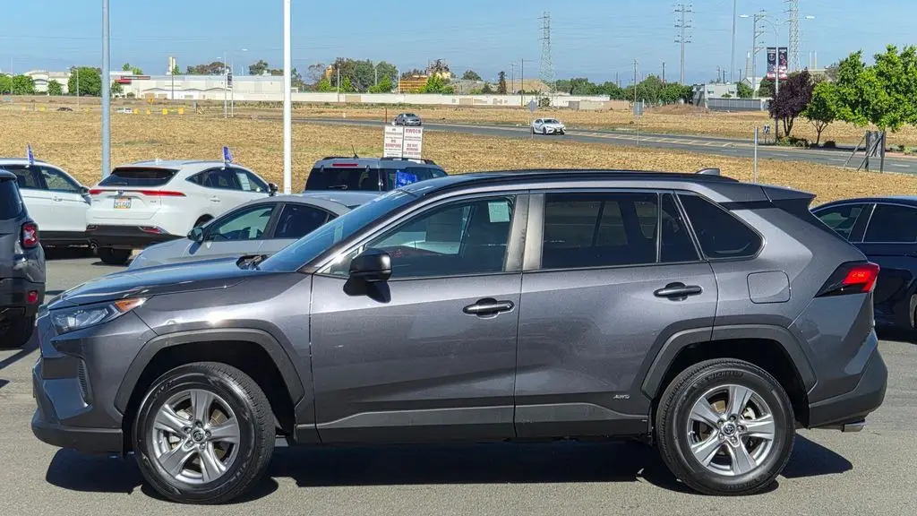 2022 Toyota RAV4 Hybrid LE