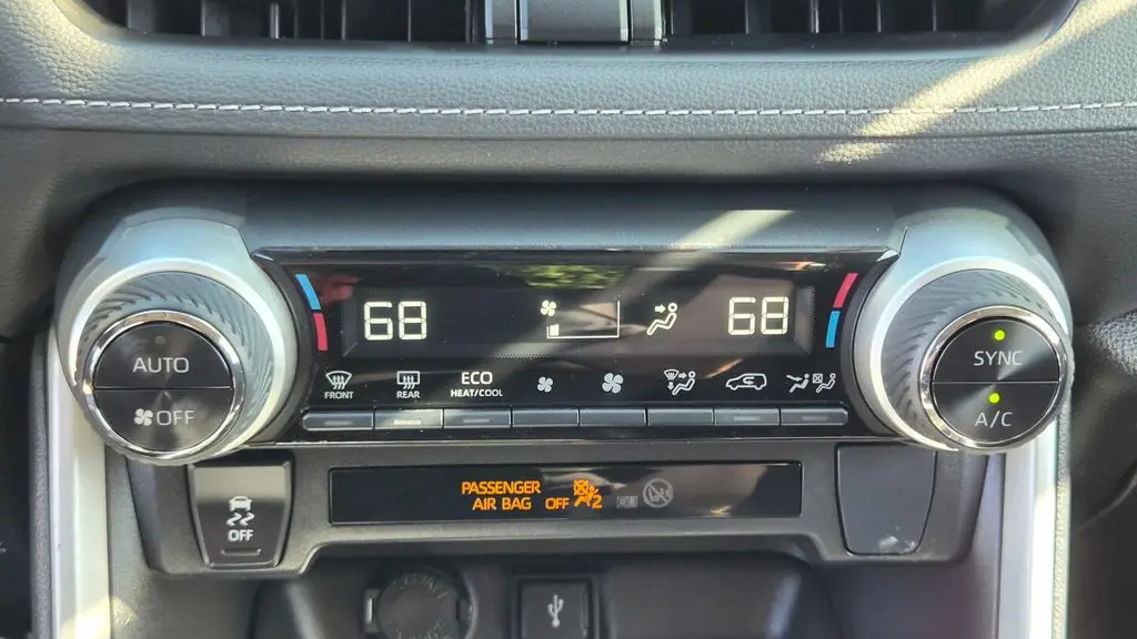 2022 Toyota RAV4 Hybrid LE