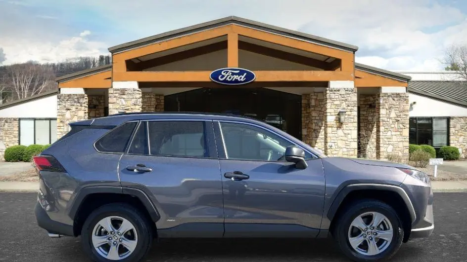2022 Toyota RAV4 Hybrid LE