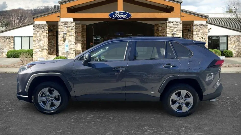 2022 Toyota RAV4 Hybrid LE
