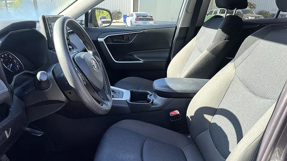 2022 Toyota RAV4 Hybrid LE