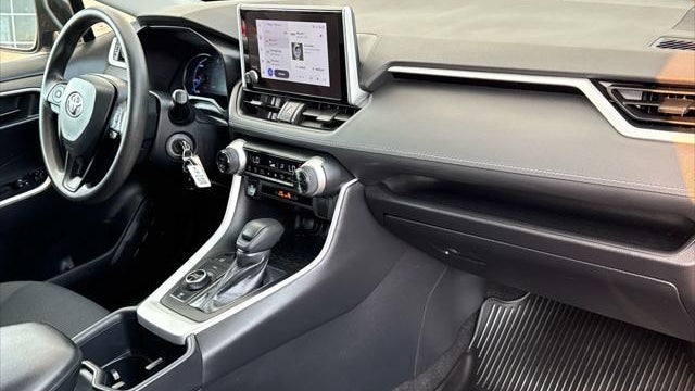 2023 Toyota RAV4 Hybrid LE