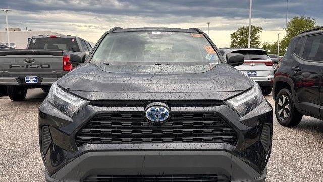 2023 Toyota RAV4 Hybrid LE