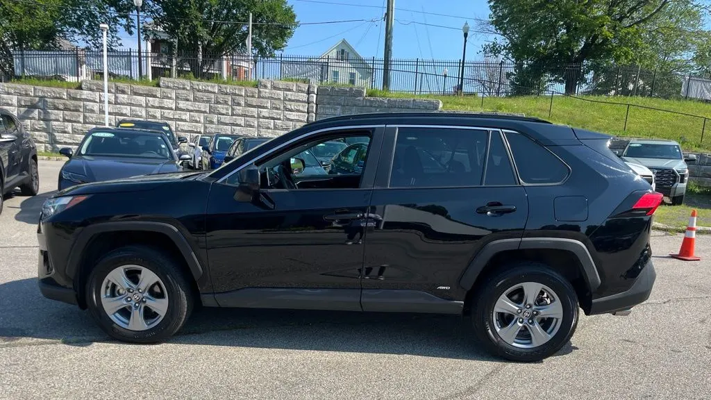 2025 Toyota RAV4 Hybrid LE
