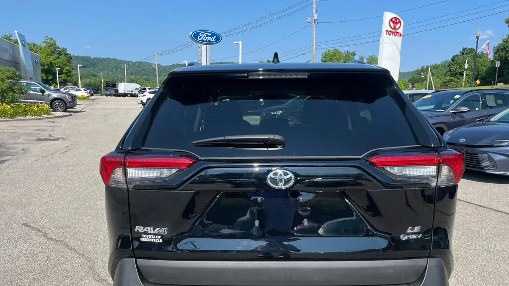 2025 Toyota RAV4 Hybrid LE