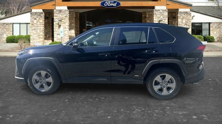 2023 Toyota RAV4 Hybrid LE