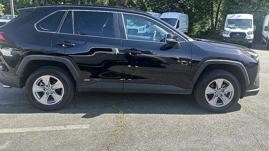 2023 Toyota RAV4 Hybrid LE
