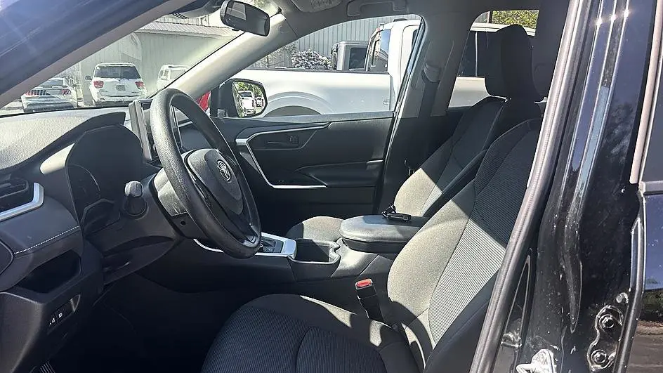 2023 Toyota RAV4 Hybrid LE
